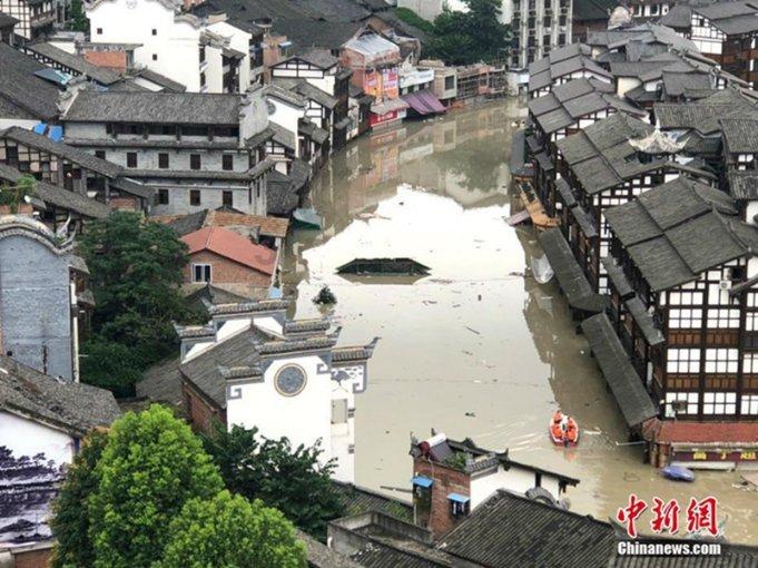 汪峰官宣恋情，讽刺章子怡：她曾经不珍惜的东西别人却很看重